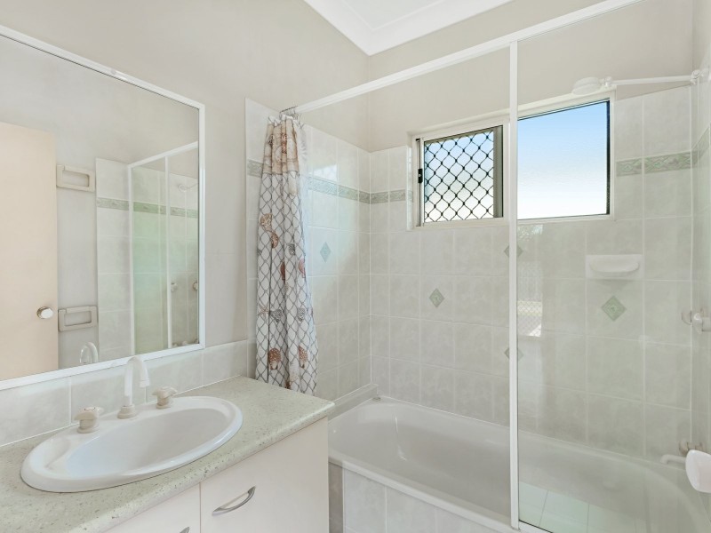 150 McFarlane Drive, Kanimbla QLD 4870