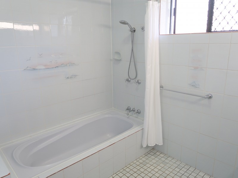 4 Finch Street, Bayview Heights QLD 4868
