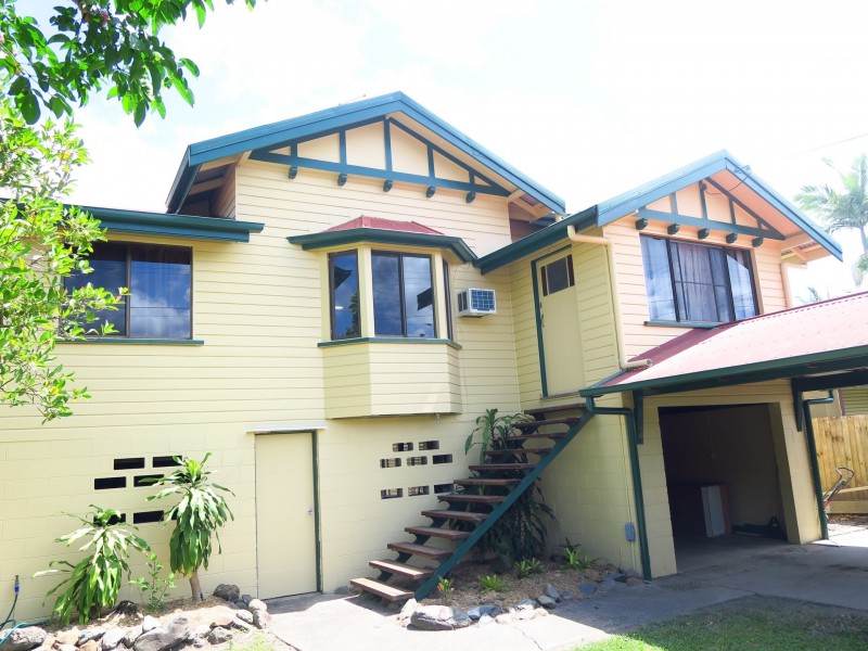 84 Reservior Road, Manunda QLD 4870