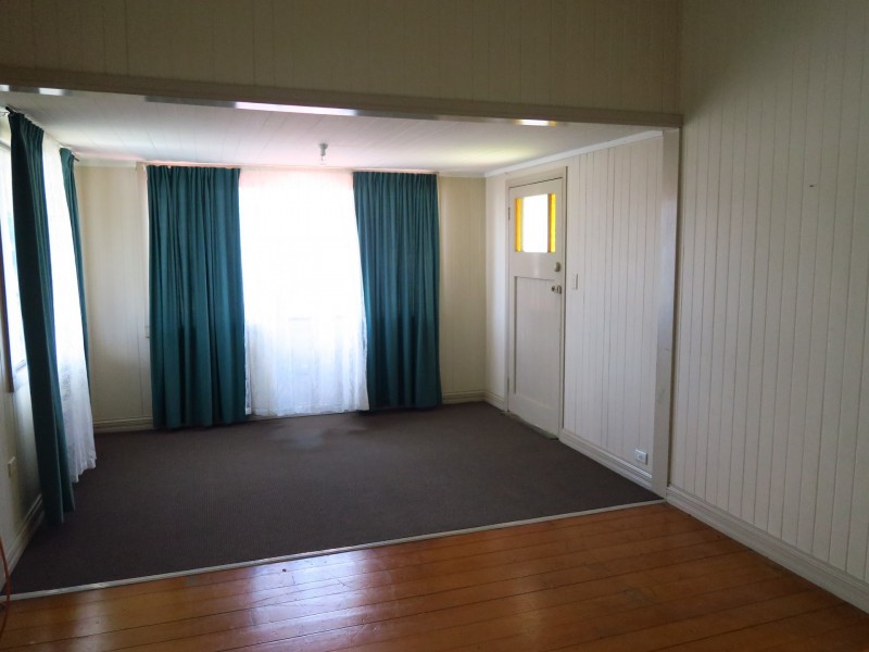 84 Reservior Road, Manunda QLD 4870