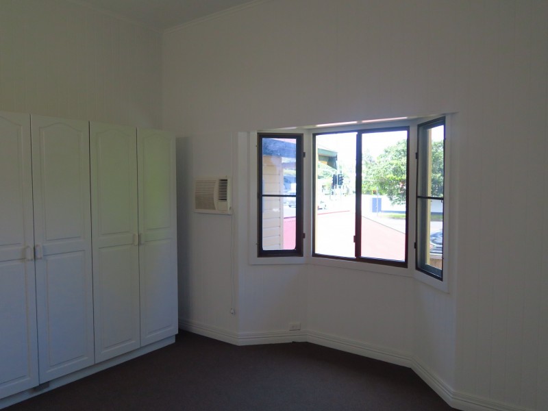 84 Reservior Road, Manunda QLD 4870