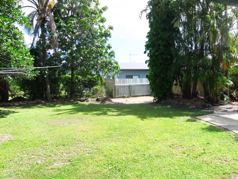 84 Reservior Road, Manunda QLD 4870
