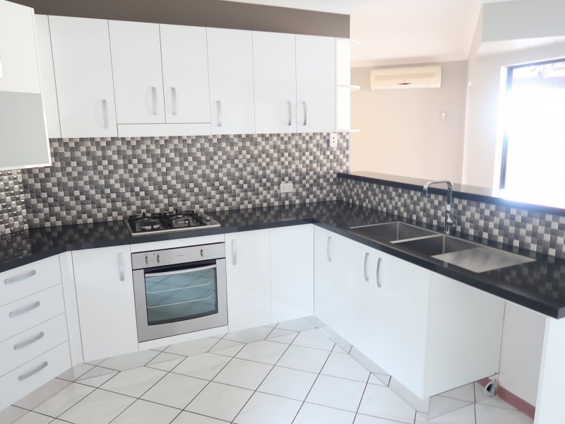 5 Salinga Close, Redlynch QLD 4870