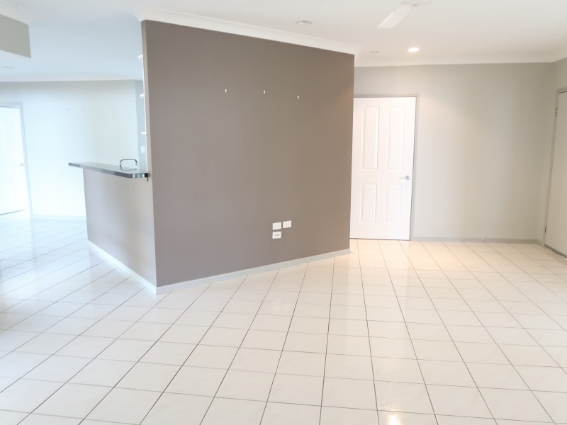 5 Salinga Close, Redlynch QLD 4870