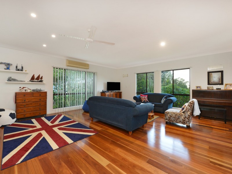7 Atherton Street, Whitfield QLD 4870