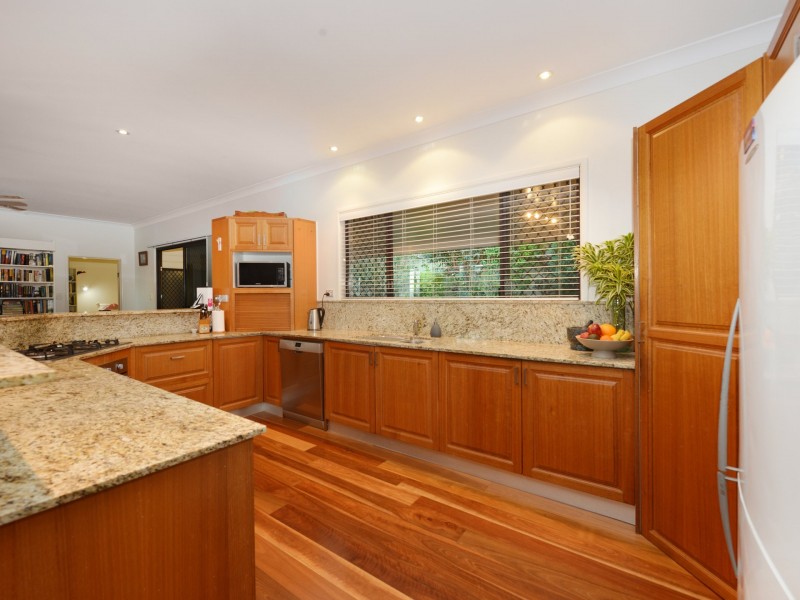 7 Atherton Street, Whitfield QLD 4870