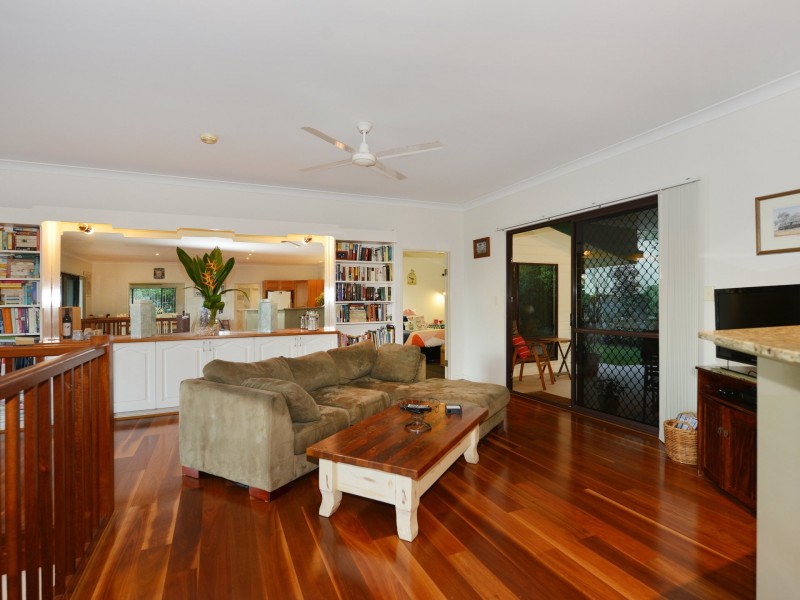 7 Atherton Street, Whitfield QLD 4870