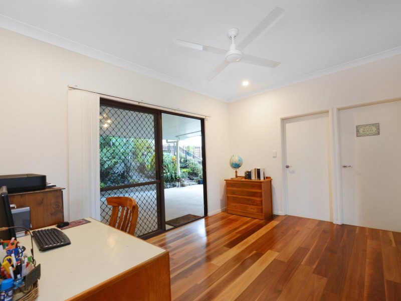 7 Atherton Street, Whitfield QLD 4870