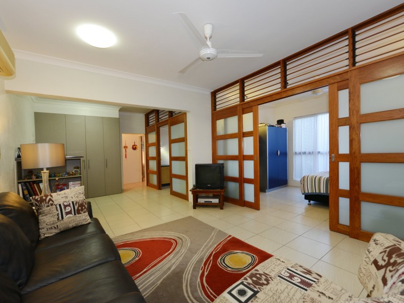 7 Atherton Street, Whitfield QLD 4870