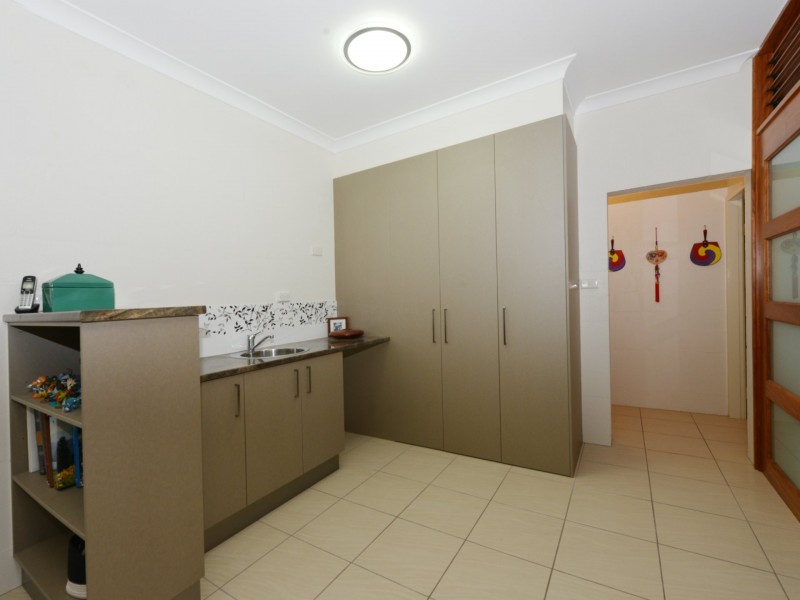 7 Atherton Street, Whitfield QLD 4870