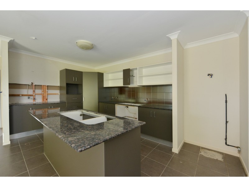 3 Kippin Close, Redlynch QLD 4870