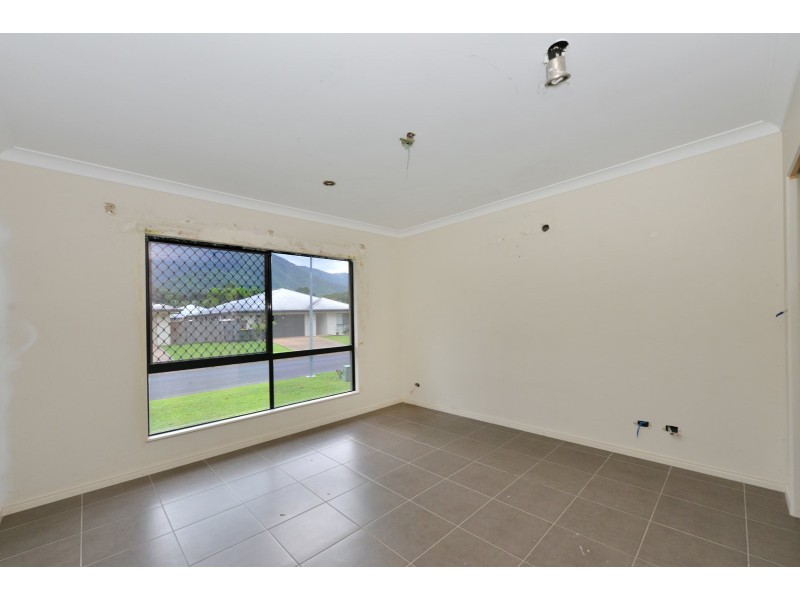3 Kippin Close, Redlynch QLD 4870