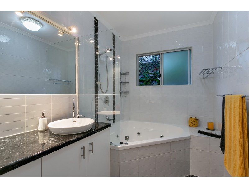 17 Dungarvan Drive, Brinsmead QLD 4870