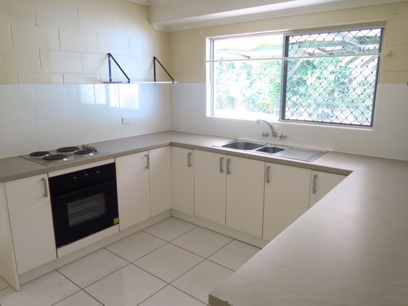 22 Universal Close, White Rock QLD 4868