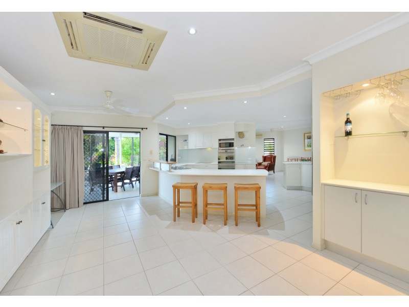 21 Findlay Street, Brinsmead QLD 4870