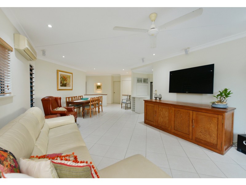 21 Findlay Street, Brinsmead QLD 4870