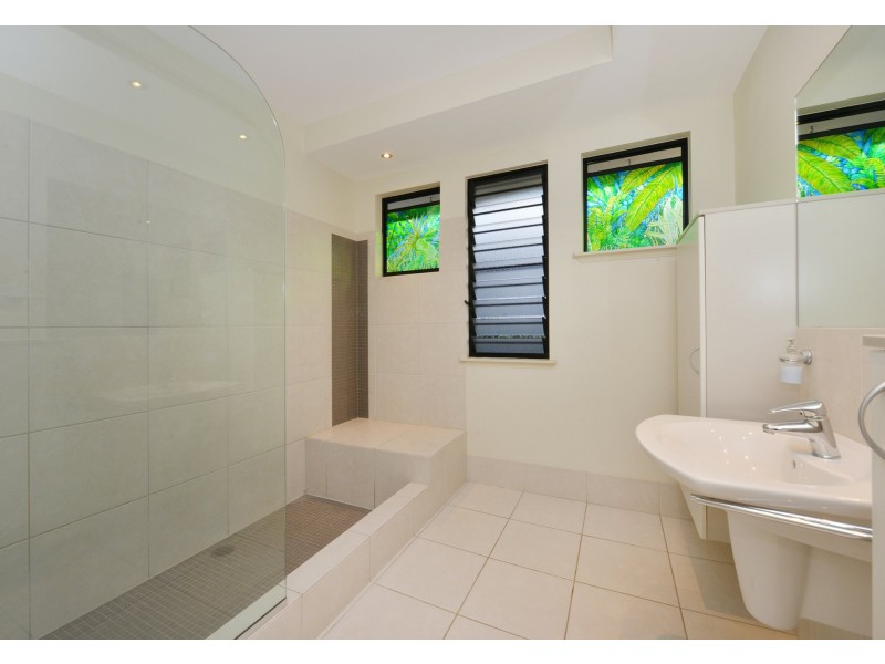 21 Findlay Street, Brinsmead QLD 4870