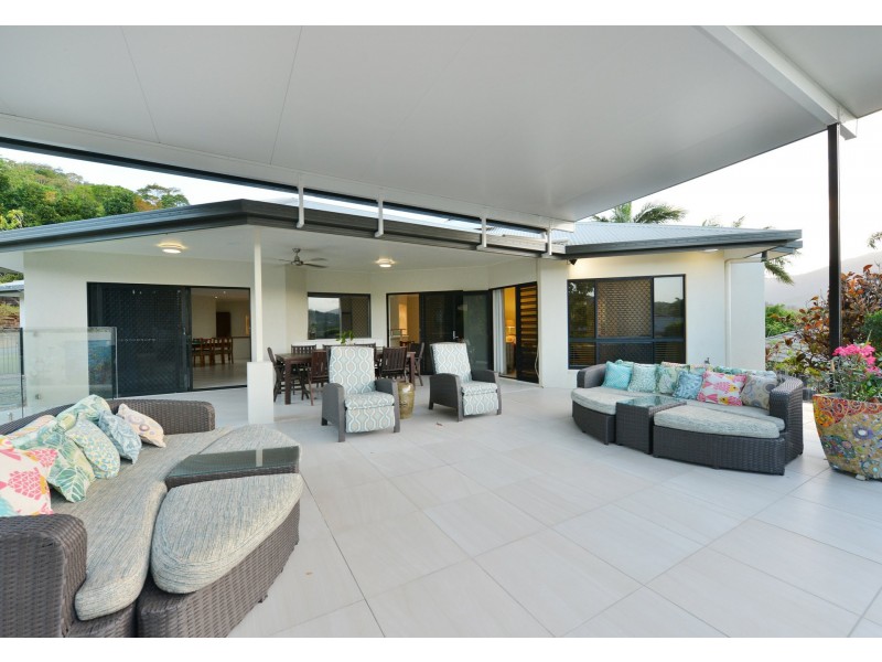 21 Findlay Street, Brinsmead QLD 4870