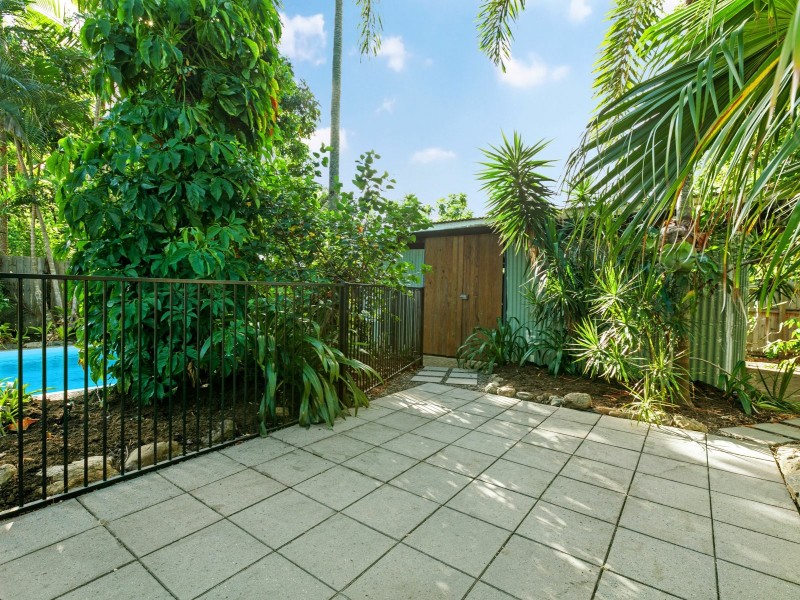 34 Saw Street, Machans Beach QLD 4878