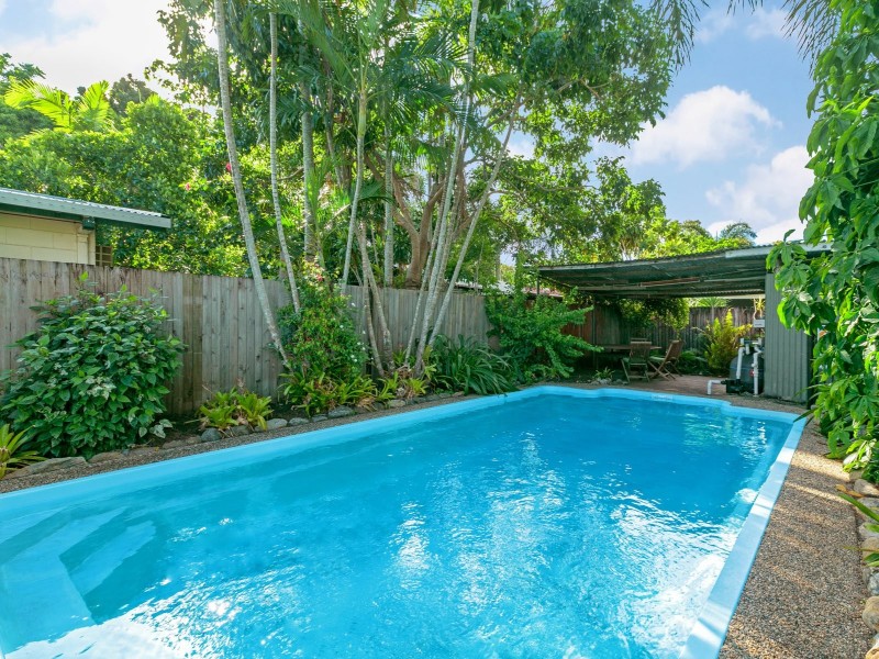 34 Saw Street, Machans Beach QLD 4878