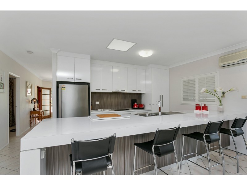 3 Village Terrace, Redlynch QLD 4870