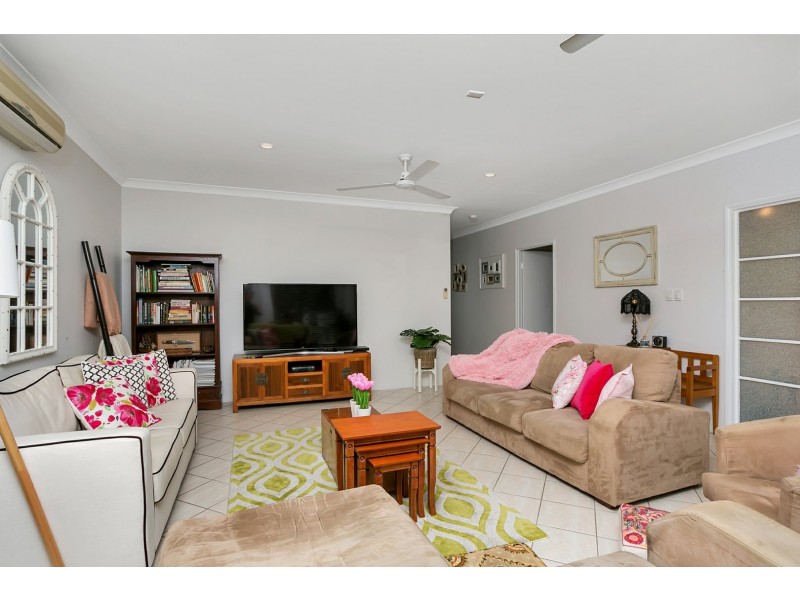 3 Village Terrace, Redlynch QLD 4870