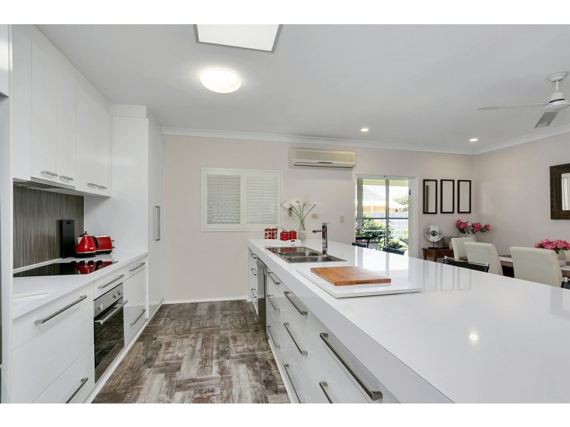 3 Village Terrace, Redlynch QLD 4870