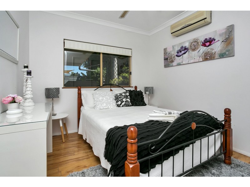3 Village Terrace, Redlynch QLD 4870