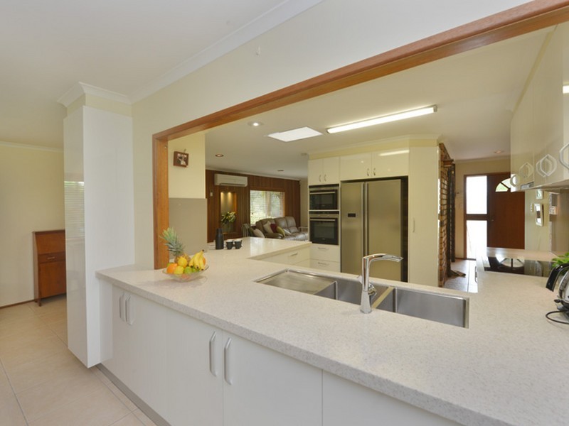 4 Hessels Close, Brinsmead QLD 4870
