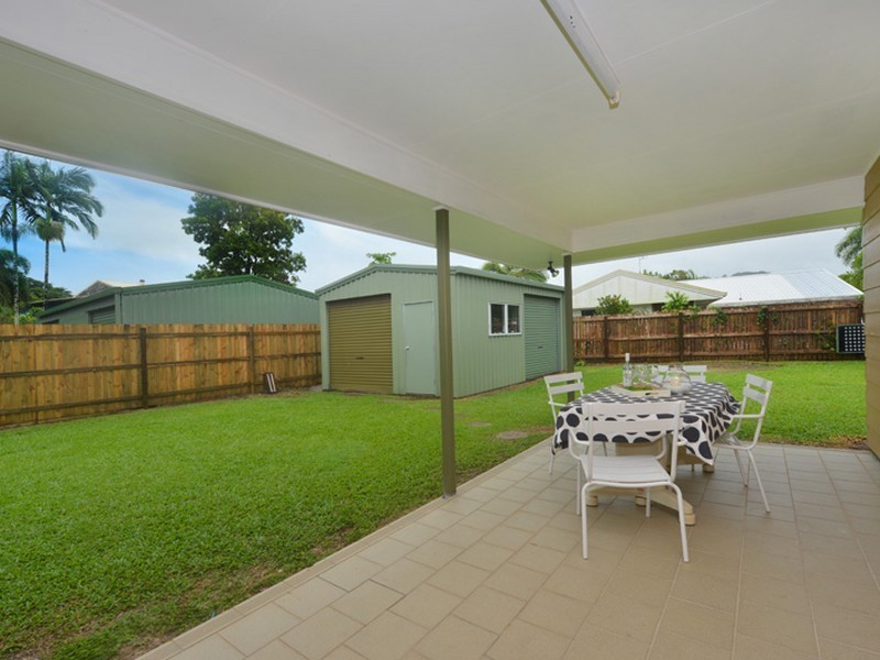 4 Hessels Close, Brinsmead QLD 4870