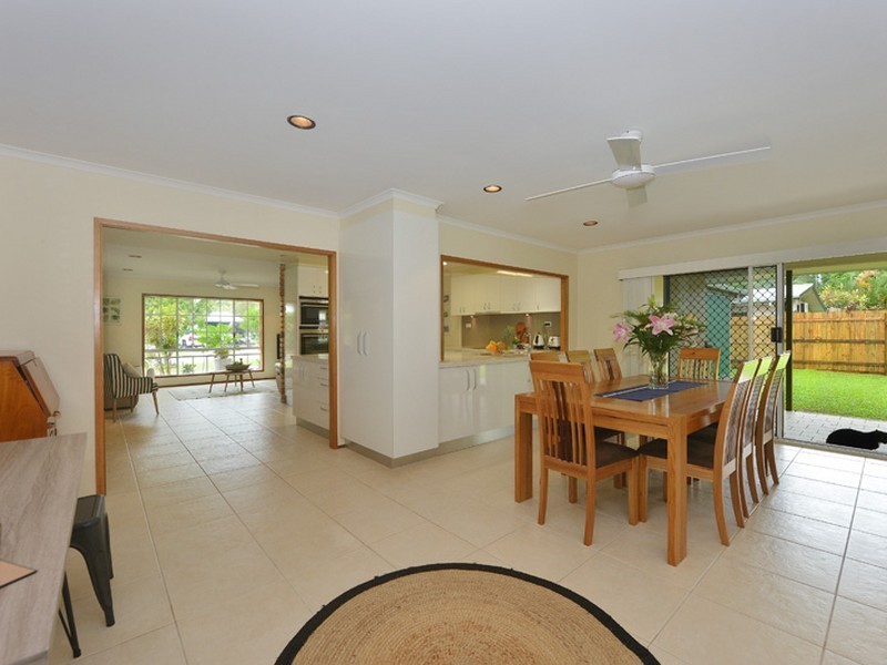 4 Hessels Close, Brinsmead QLD 4870