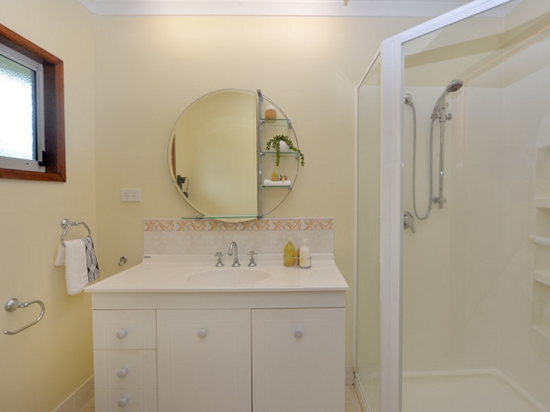 4 Hessels Close, Brinsmead QLD 4870