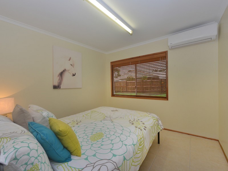 4 Hessels Close, Brinsmead QLD 4870