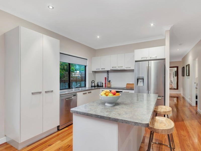 11 Heysen Close, Redlynch QLD 4870