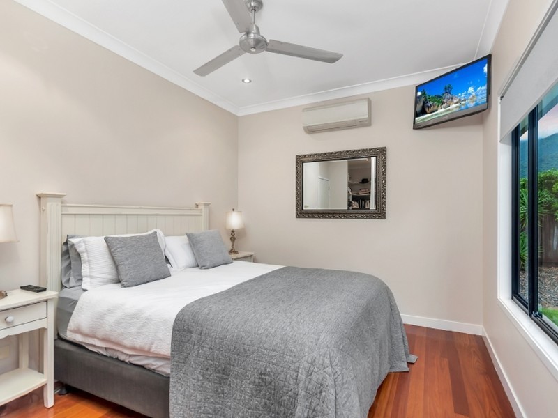 11 Heysen Close, Redlynch QLD 4870