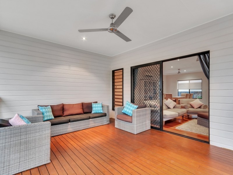 11 Heysen Close, Redlynch QLD 4870
