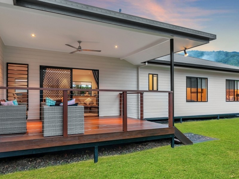 11 Heysen Close, Redlynch QLD 4870