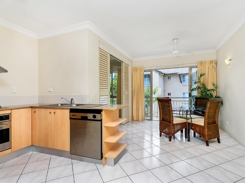 1227/2 Greenslopes Street, Cairns North QLD 4870