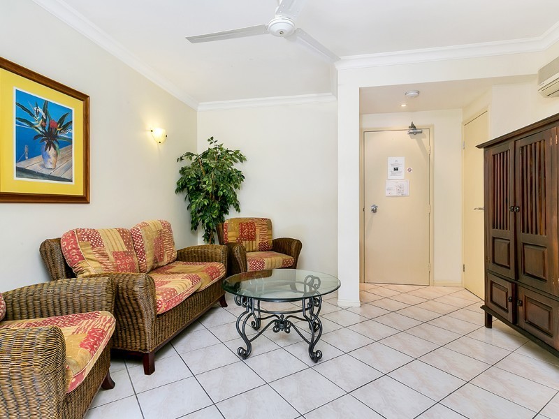 1227/2 Greenslopes Street, Cairns North QLD 4870