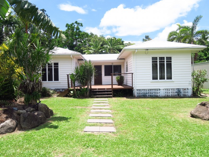 22 Bolton Street, Whitfield QLD 4870