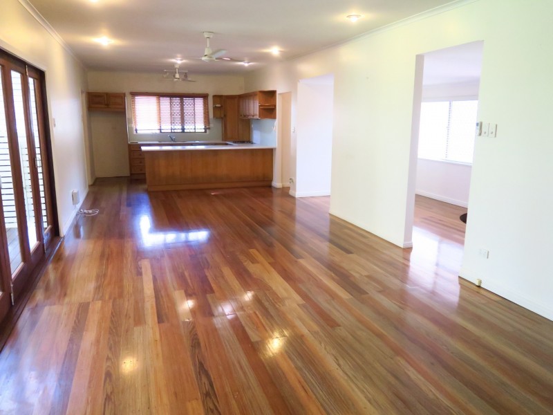 22 Bolton Street, Whitfield QLD 4870