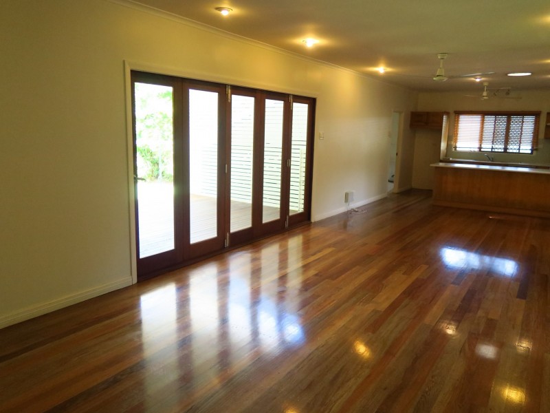 22 Bolton Street, Whitfield QLD 4870