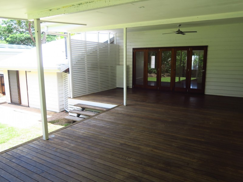 22 Bolton Street, Whitfield QLD 4870