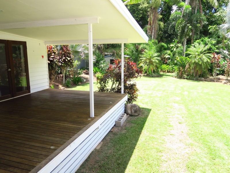 22 Bolton Street, Whitfield QLD 4870