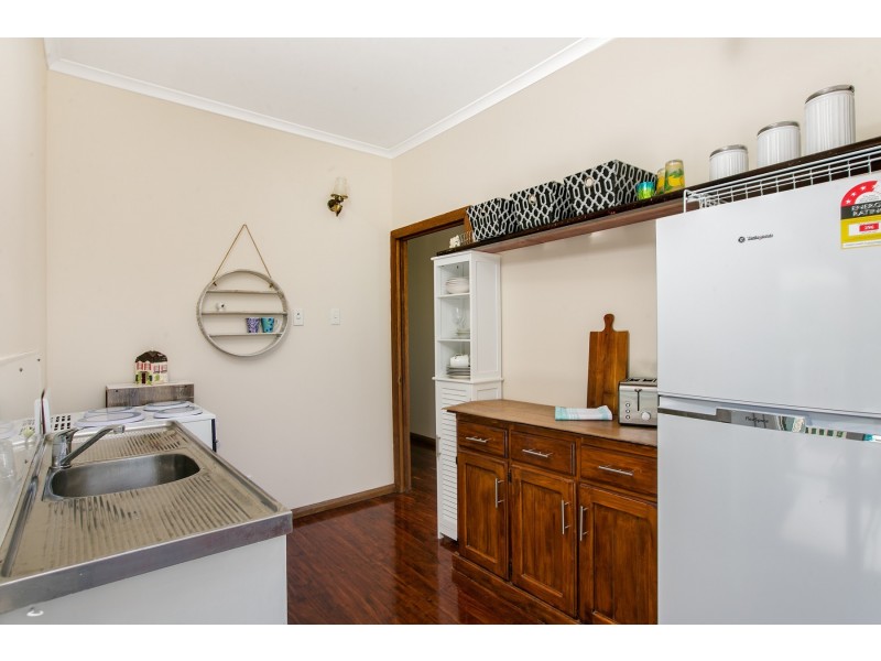 90 Little Street, Manunda QLD 4870