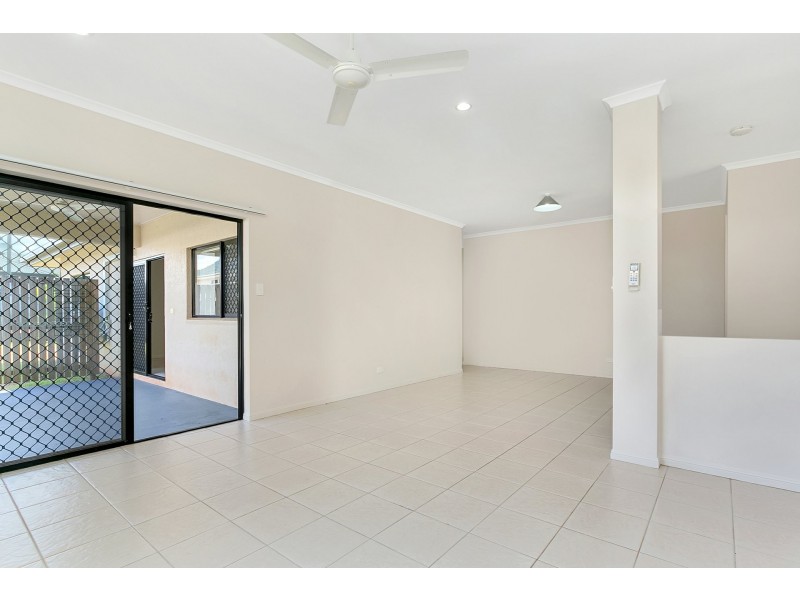 49 Larsen Road, Redlynch QLD 4870