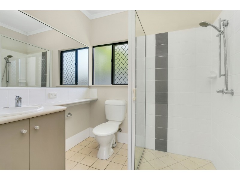 49 Larsen Road, Redlynch QLD 4870