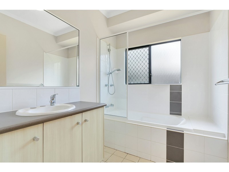 49 Larsen Road, Redlynch QLD 4870