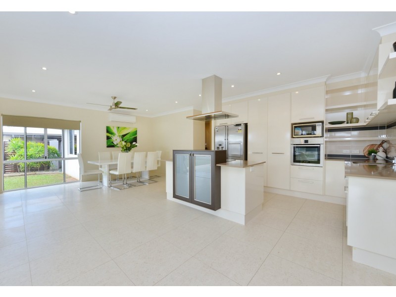 5 Raffles Avenue, Redlynch QLD 4870