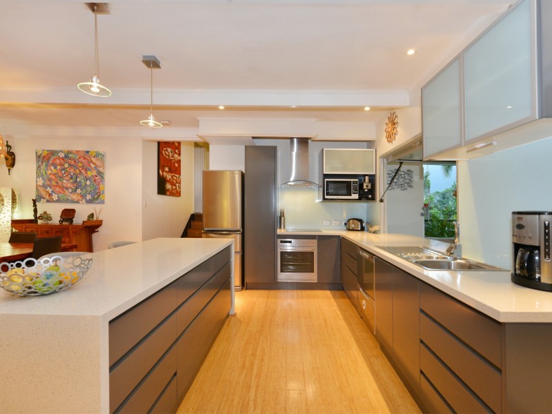 28 Atherton Street, Whitfield QLD 4870